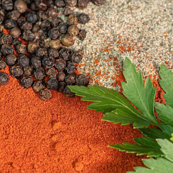 Mixing and grinding spices